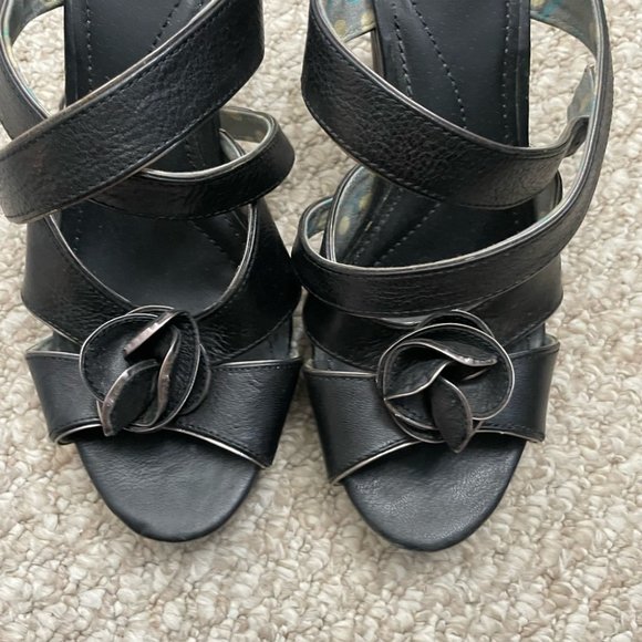 Fossil black strappy heels flower size 9.5 - Picture 2 of 14